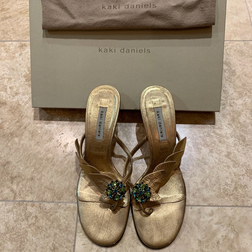 Kaki Daniels Gold heels sandals
